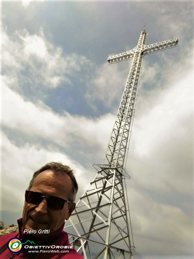 04 Alla croce del Monte Zucco (1232 m).jpg